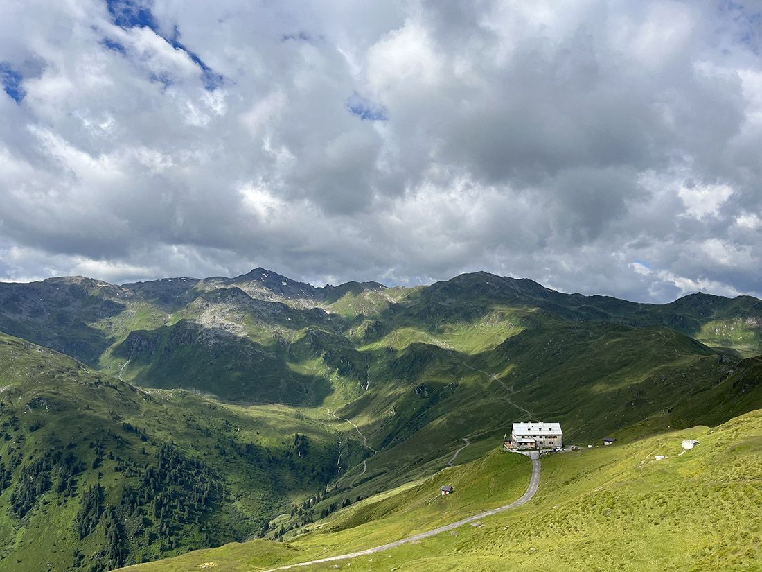 Rastkogelhütte A Na Horizontu Nejvyšší Vrchol Rastkogel 01