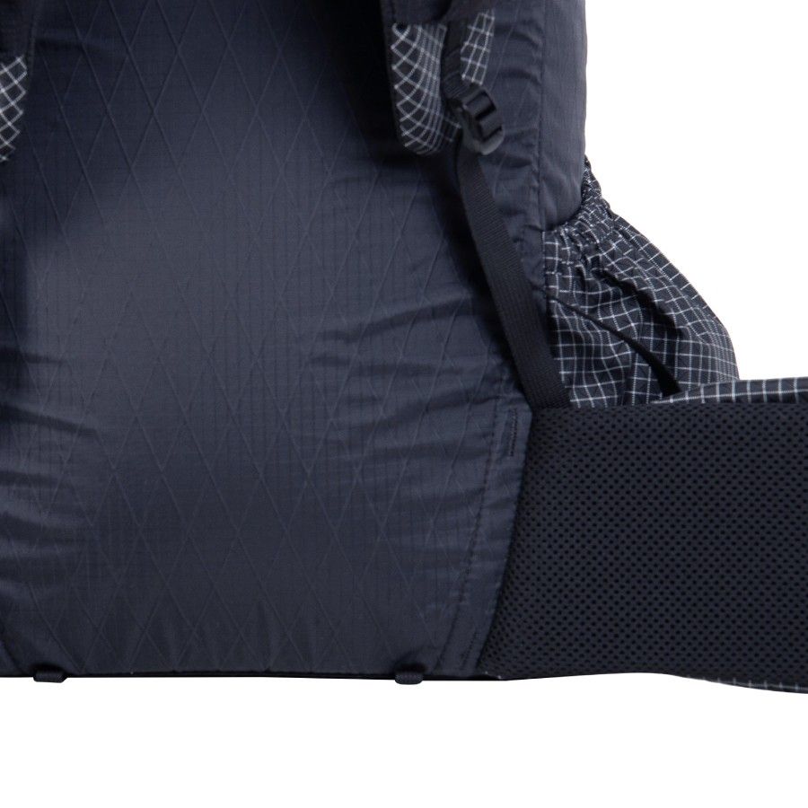 Hyberg Attila X Black ultralight backpack turisticky batoh