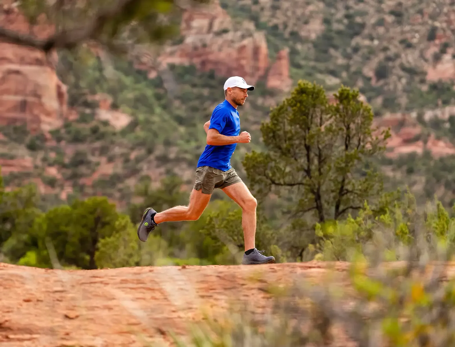 Topo Athletic Terraventure 4 Men trailové boty pánské Dark Grey Green 07.webp