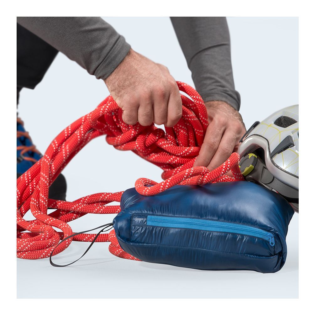 Cumulus Man Electric Blue Packaging Pocket 1605086